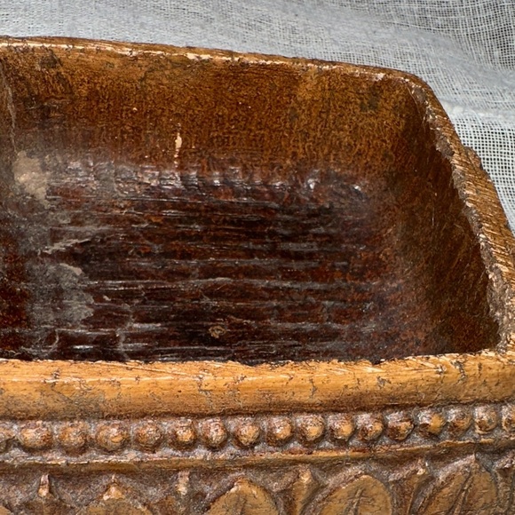 Victorian or Antique Intricately Hand Carved Wooden Trinket Box Removeable Lid - Picture 15 of 16